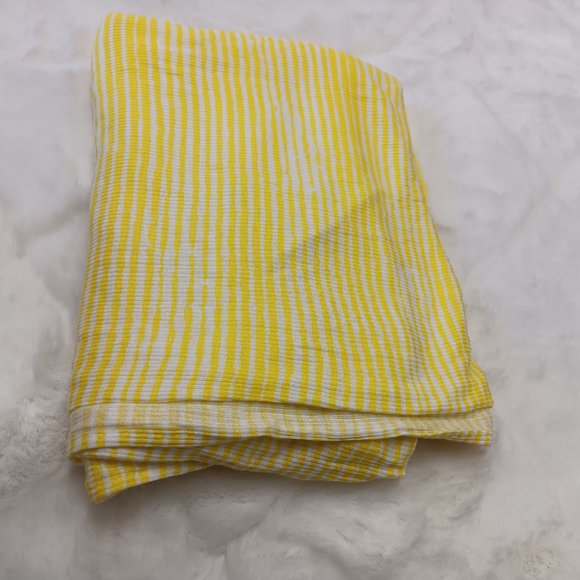 Old Navy yellow/white scarf - Picture 4 of 10